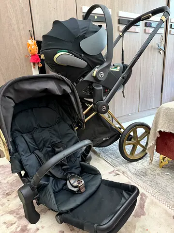 Cybex priam4 stroller with car seat