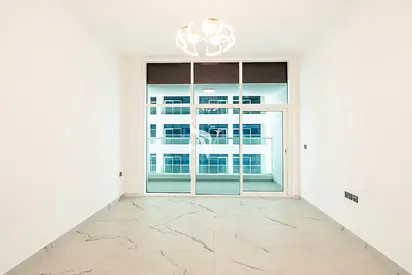 Cozy | High Floor | White Goods | Close To Exit