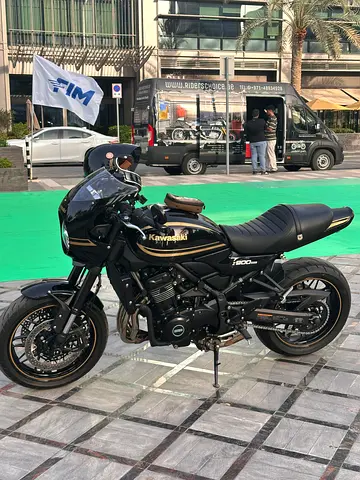 Z900RS  2024 KAWASAKI   Cafe racer black and gold color low mileage 2600km from 1st owner.