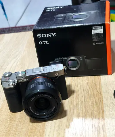 Sony A7C Full Frame + Viltrox AF 20mm F2.8 Lens | Like New