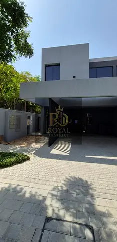 OWN YOUR LUXURY CORNER TOWNHOUSE | 4-BR | SUPER PRIME LOCATION