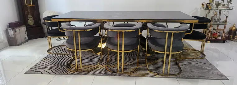 Set of dinning table and 8 chairs