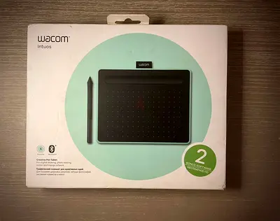 Wacom Intuos Small Graphics Tablet (Bluetooth) - Boxed