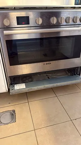 BOSCH Cooker Gas Hob/Electric Oven 90X60 cm Silver/Black  Made in Italy  Excellent conditions No bro