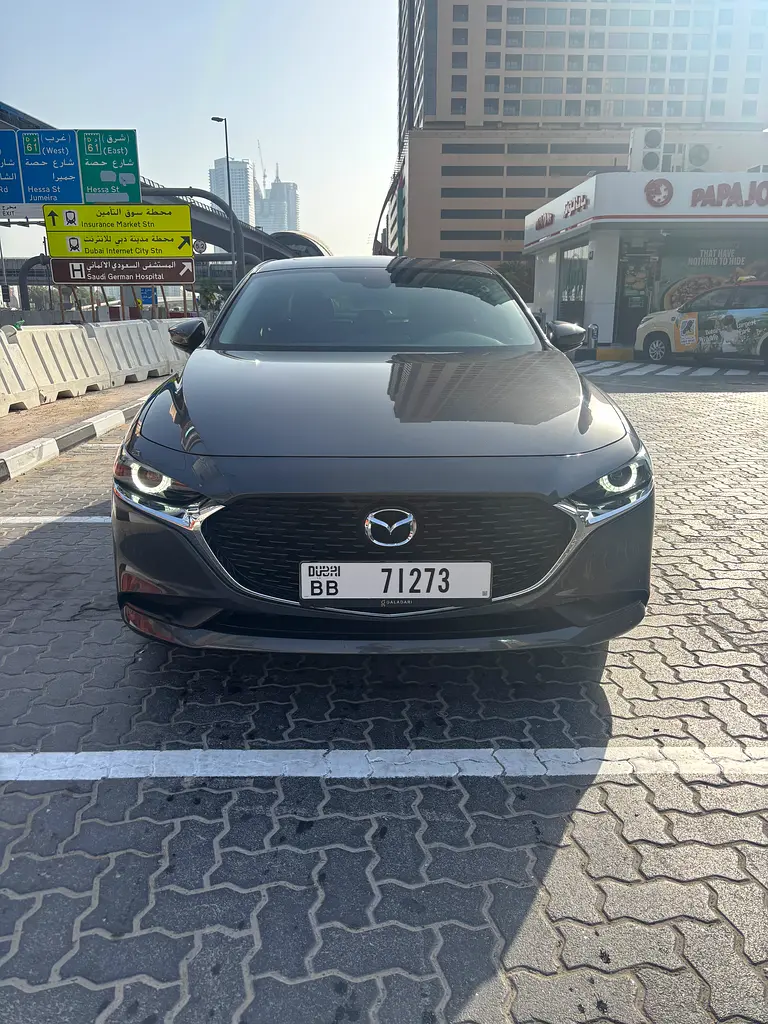 Mazda 3 2023 — photo 1 of 5