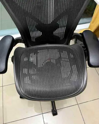 I am selling herman miller aeron chair.good condition only little use