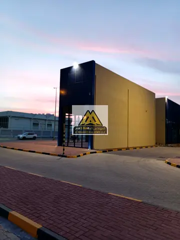 محل كورنر بمساحة كبيرة وواجهة مميزة في موقع حيوي قرب اتصالات وميناء عجمان مناسب للبرندات والأنشطة التجارية
