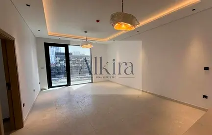 SPACIOUS | WITH STUDY | FITTED KITCHEN