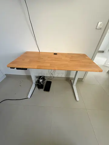 Home Centre Ascent Electric Height Adjustable Smart Desk – Excellent Condition
