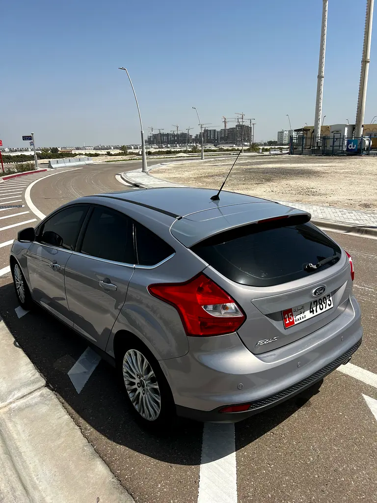 Ford Focus 2014 — photo 1 of 11