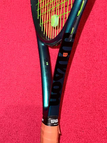 Wilson blade v9 tennis racket in — used, good condition