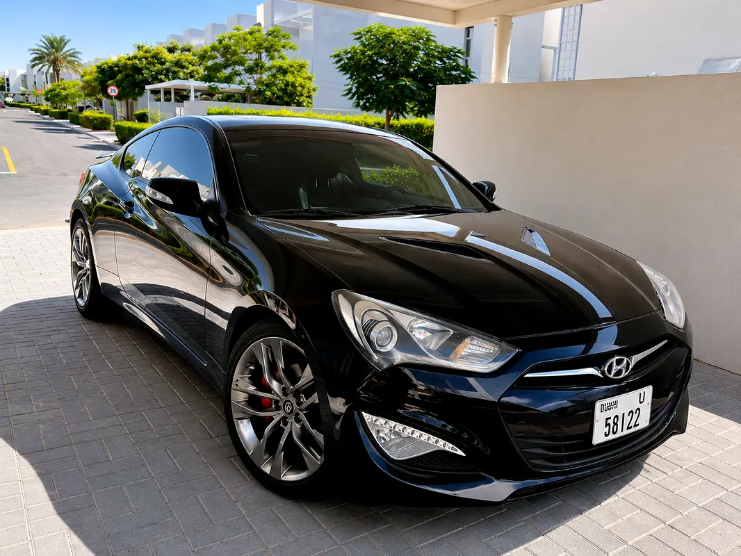 Hyundai Genesis 2015 — photo 1 of 4