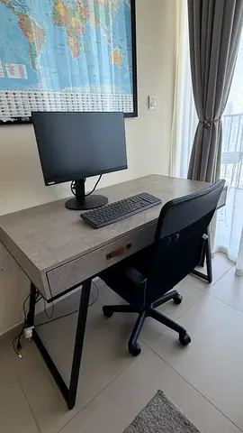 Office desk whith chair