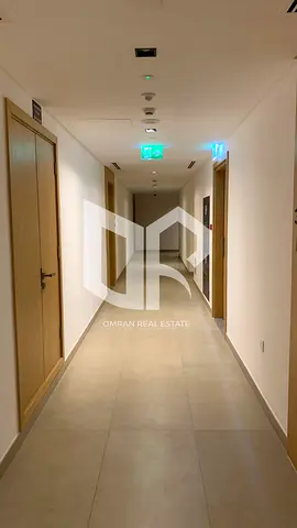 🏙️ عيش أسلوب الحياة العصرية في شقة واسعة داخل الممشى