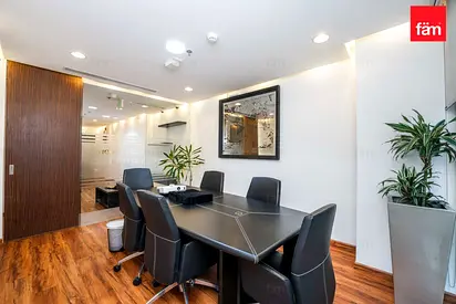 Exclusive | 5 Parkings | Commuinty Expert