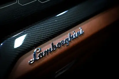 صورة 12 لـ 2019 Lamborghini URUS