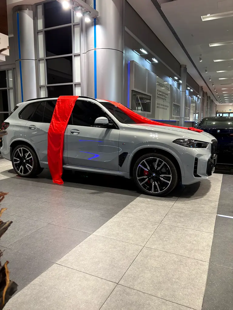 BMW X5 2025 — photo 1 of 1