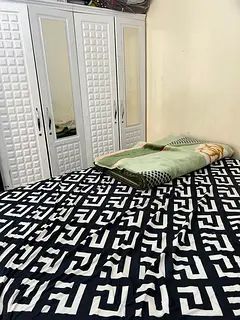 Spacious private bedroom rent for indian solomale in AL KARAMA Good spot.