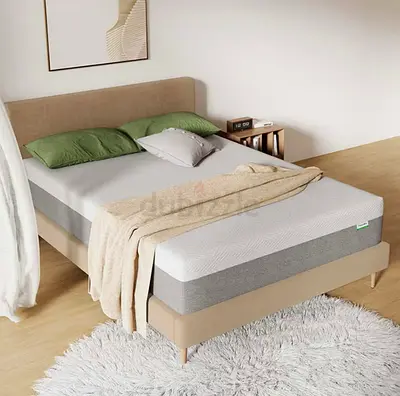 Queen mattress - good condition