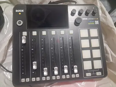Rodecaster Pro II Multitrack Podcast Production Console - Used