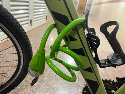 Green Coiled Cable Bike Lock — Light Use, Works Fine Size: 27.5