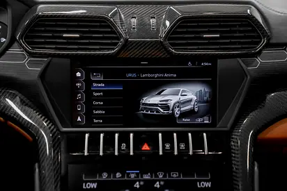 صورة 16 لـ 2019 Lamborghini URUS