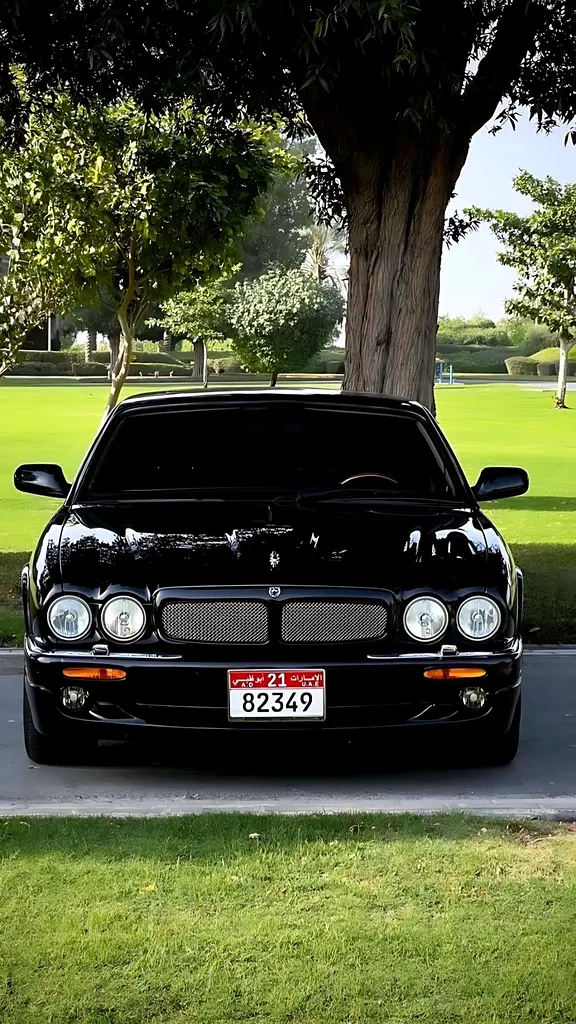 Jaguar XJ 2000 — photo 1 of 11