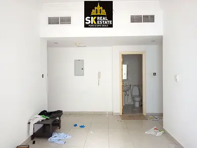 amazing 1bhk on prime location with gym pool family building