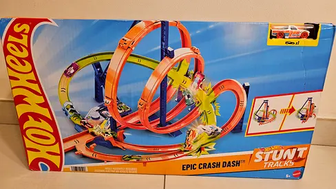 Hot Wheels Epic Crash Dash Stunt Tracks Set - New in Box (HTP55)