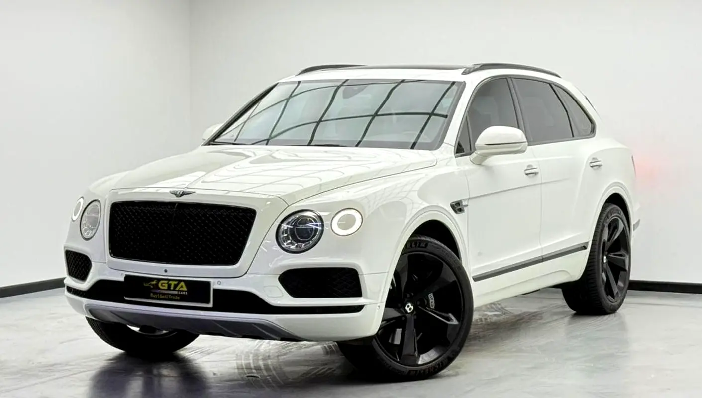 Bentley Bentayga 2018 — photo 1 of 18