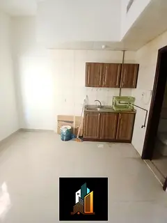 Neat and clean apartment, family building - Premium location with free parking