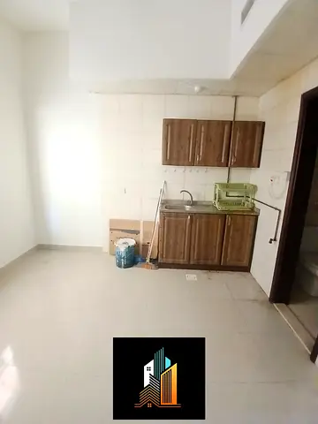 Neat and clean apartment, family building - Premium location with free parking