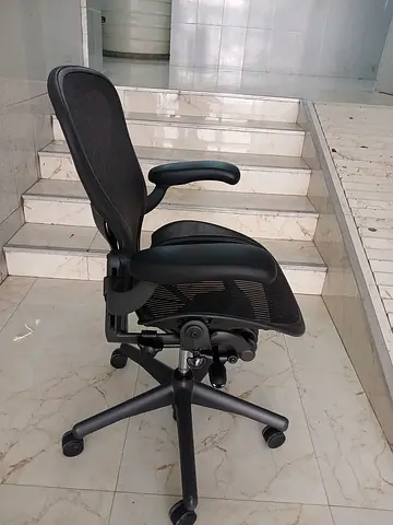 For Sale Herman Miller Aeron Chair Size B And C Available