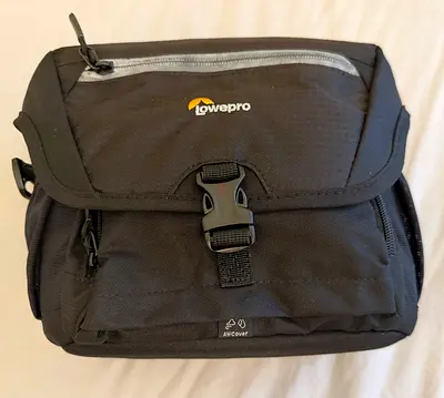 Lowepro 37119 Nova 160 AW II camera bag