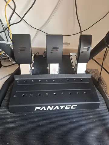 Fanatec Clubsport V2 Base and BMW GT3 Rim steering wheel and Fanatec Clubsport Pedals