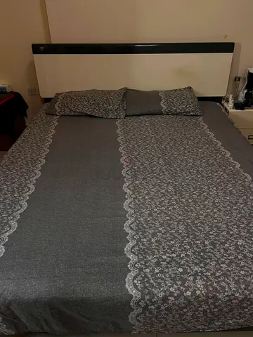 Queen bed with fiberglass headboard and mattress — flawless condition