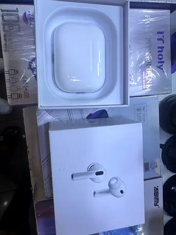 Apple AirPods Pro 3 with Charging Case