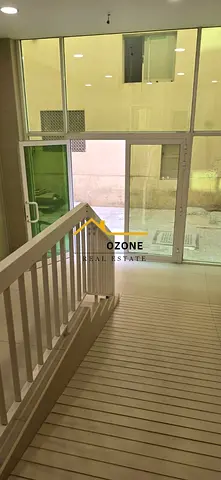 (17unit 2 bedroom) (9unit one bhk ) ( 8 shop's) Wow good investmint time good incom in muwaileh for sale building