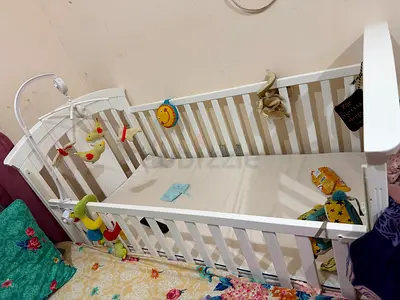 Baby crib with mattress