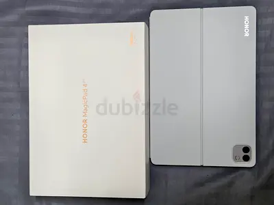 Honor MagicPad 4 (silver) with original box — excellent condition 1 month Slightly used