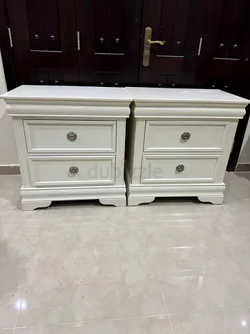 2 bed night stands