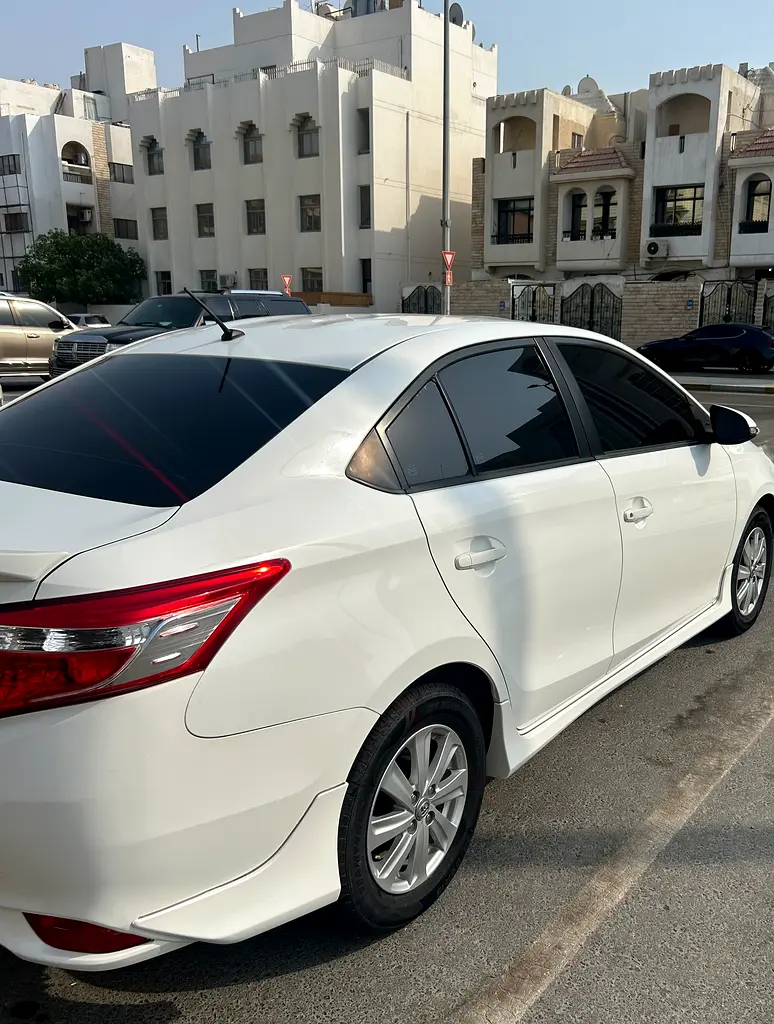 Toyota Yaris 2016 — photo 1 of 10