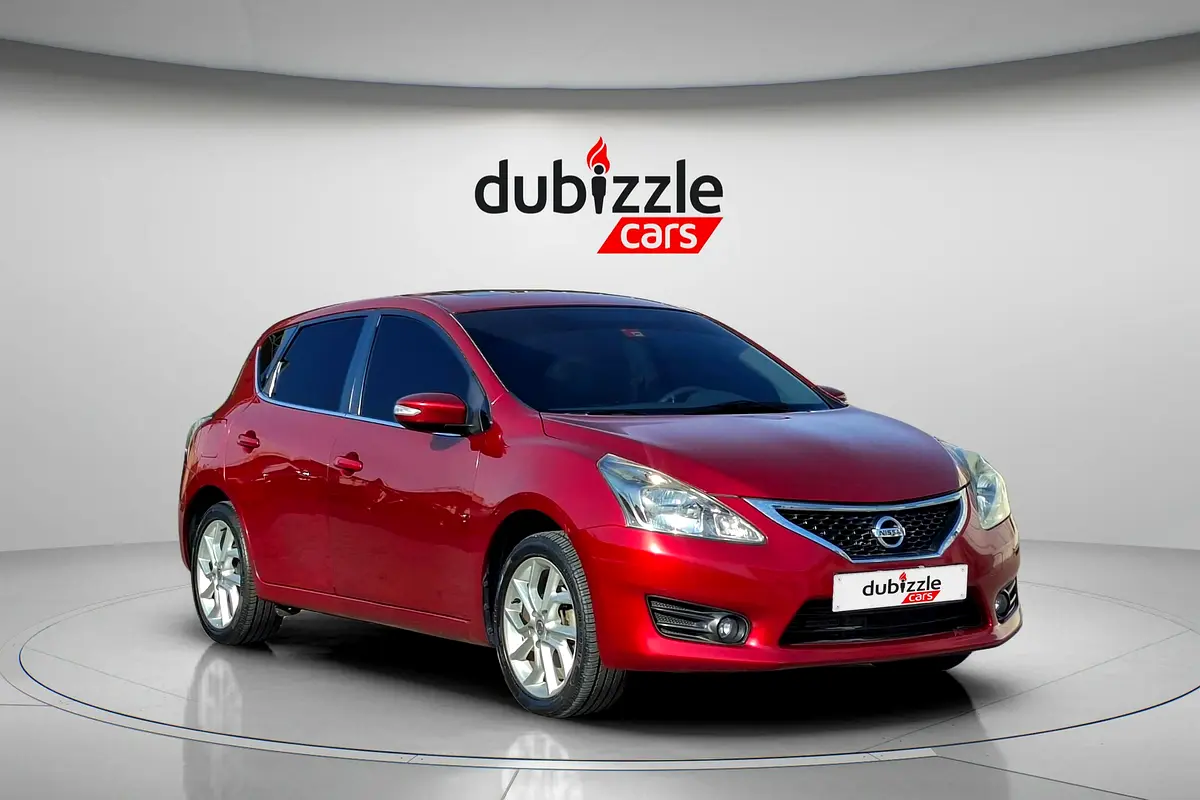 Nissan Tiida 2015 — photo 1 of 14