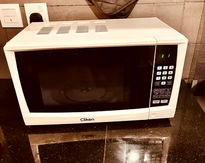 📦 Microwave for Sale – 100 AED | Majan