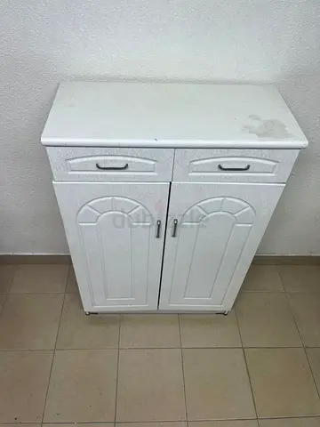 white shoe cabinet