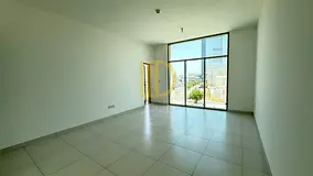Spacious - Well Maintained - Corner - Vacant