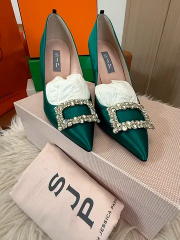 SARAH JESSICA PARKER  Maddalena pumps