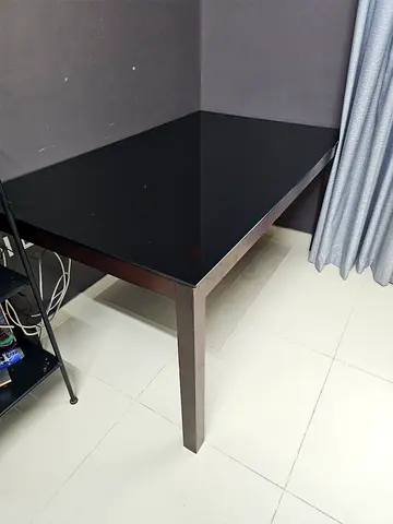 Glass top table 6 seater Good Condition