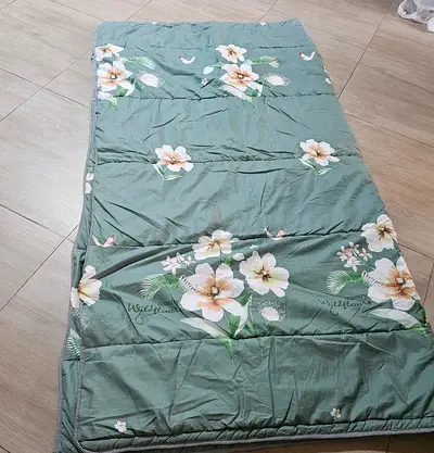 Double floral comforter / quilt - green