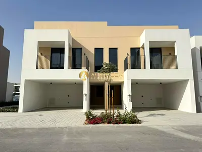 Single Row - Prime Location - Vacant & Brand New